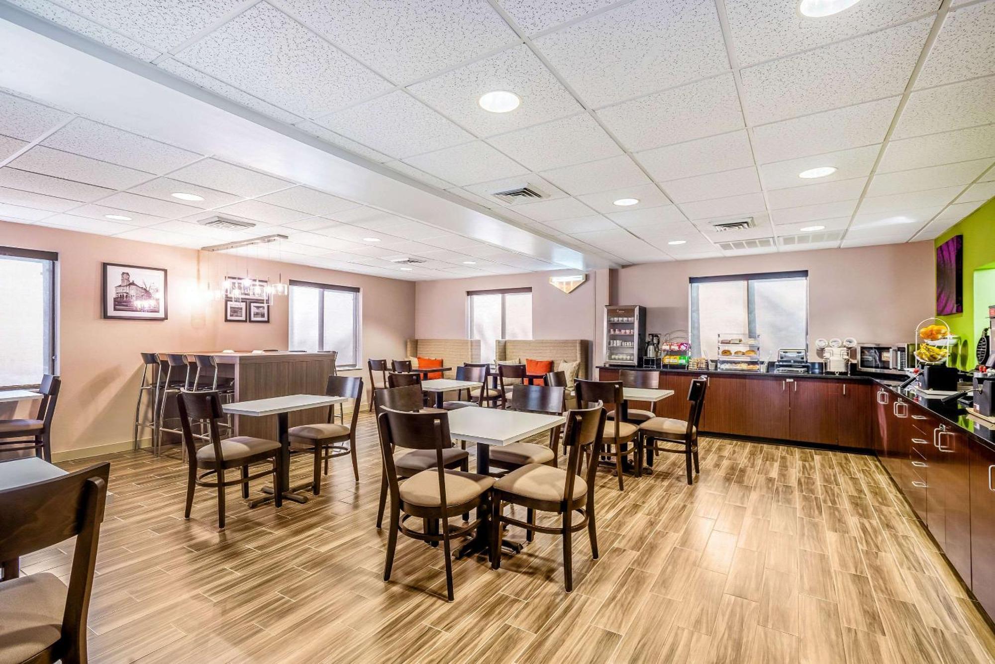 Sleep Inn & Suites Harrisonburg Near University Экстерьер фото