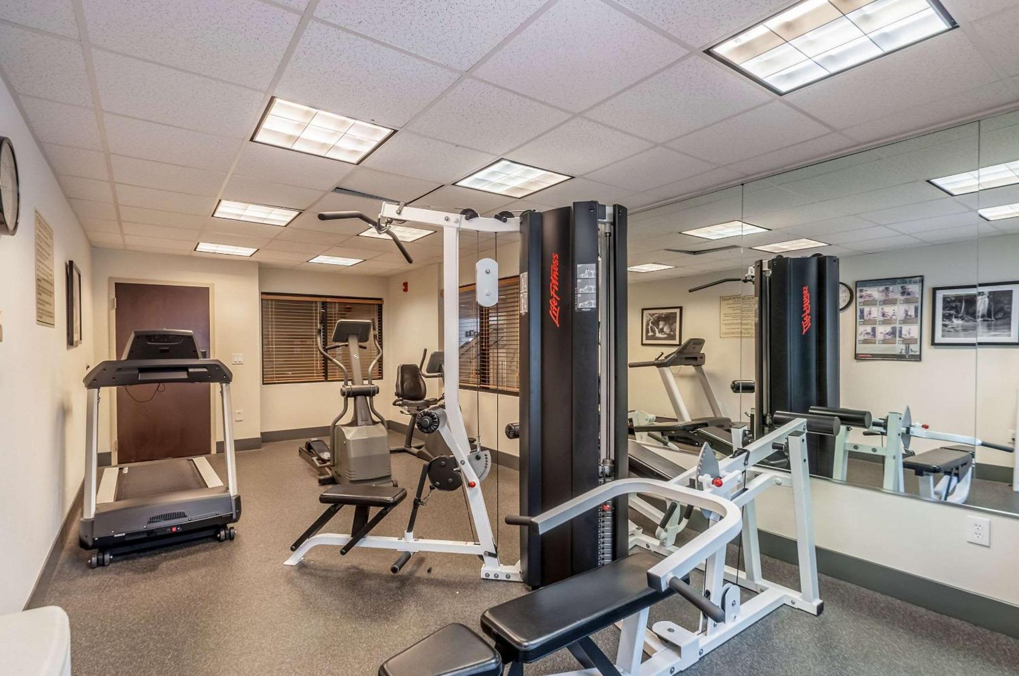 Sleep Inn & Suites Harrisonburg Near University Экстерьер фото